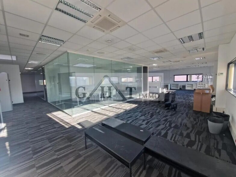 Retail in Ivry-sur-Seine for lease - Building Photo - Image 2 of 6