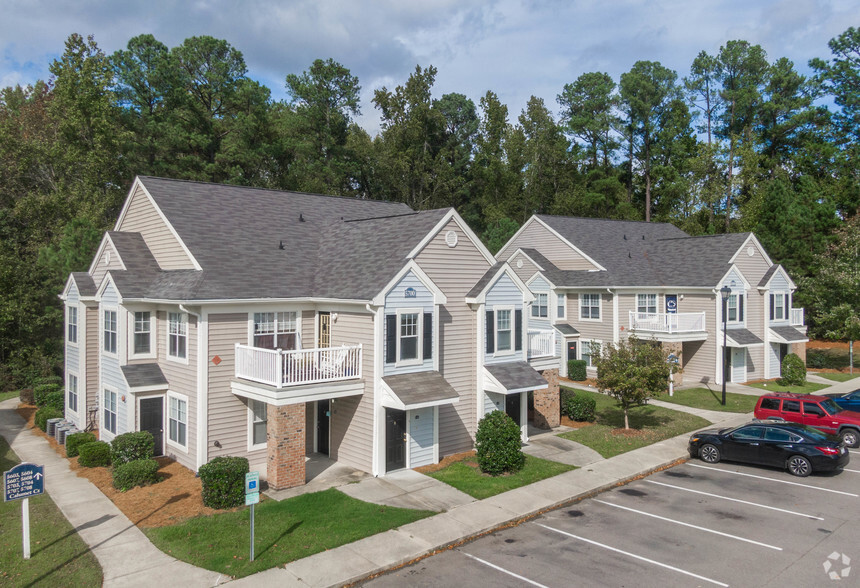 800 Churchill Downs Dr, Aberdeen, NC for sale - Primary Photo - Image 1 of 1