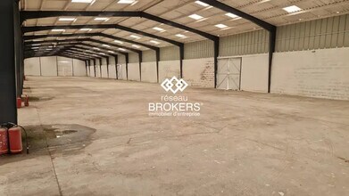 Flex in Angerville for lease Interior Photo- Image 1 of 2