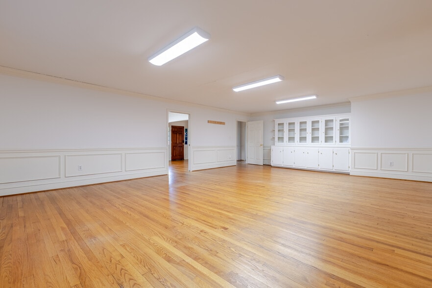 110 Springs St, Fort Mill, SC for lease - Interior Photo - Image 3 of 9