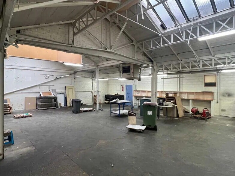 3/5 Avenue Du Fort, Montrouge for sale - Building Photo - Image 3 of 25