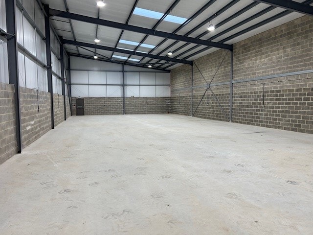 Beck St, Keighley for lease Interior Photo- Image 1 of 3