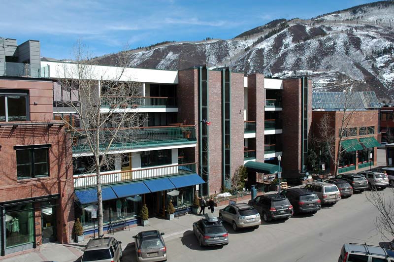 520 E Cooper Ave, Aspen, CO for lease - Primary Photo - Image 1 of 7