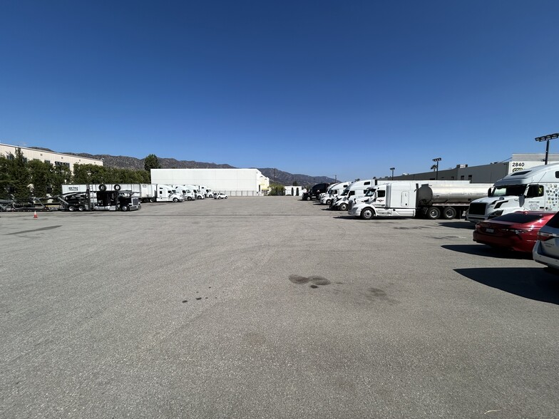 2940 N Hollywood Way, Burbank, CA for lease - Building Photo - Image 3 of 19