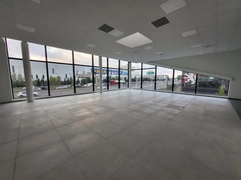 Flex in Vénissieux for lease - Interior Photo - Image 3 of 7