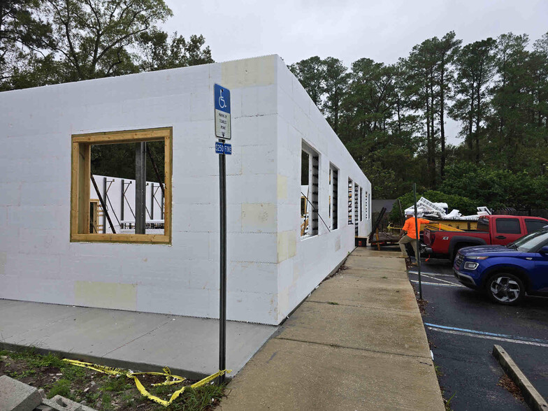 2416 Dunn Ave, Jacksonville, FL for lease - Building Photo - Image 3 of 10