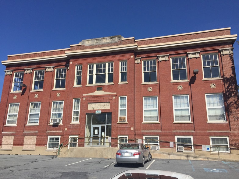 215 E Main St, Bath, PA for sale - Primary Photo - Image 1 of 1