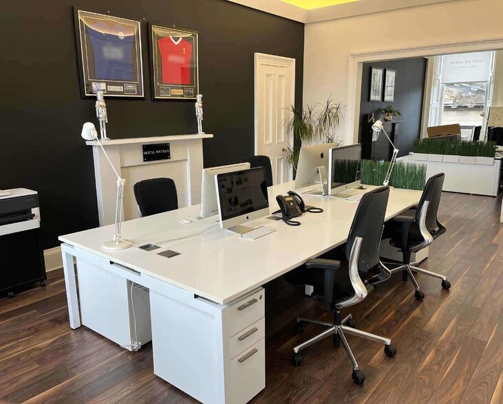 1-5 Commercial St, Edinburgh for lease - Building Photo - Image 2 of 5