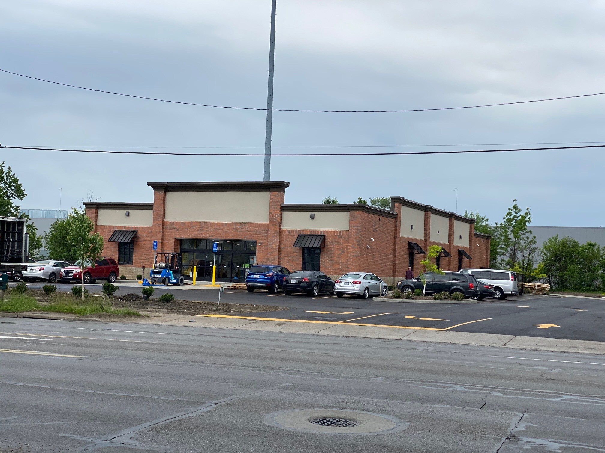 1621 W Alexis Rd, Toledo, OH for sale Building Photo- Image 1 of 1