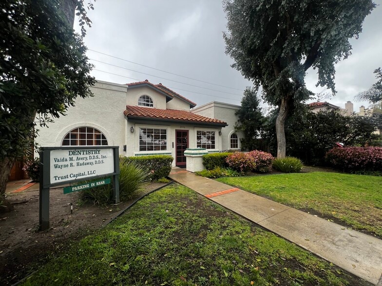 2036 Hornblend St, San Diego, CA for lease - Building Photo - Image 1 of 3