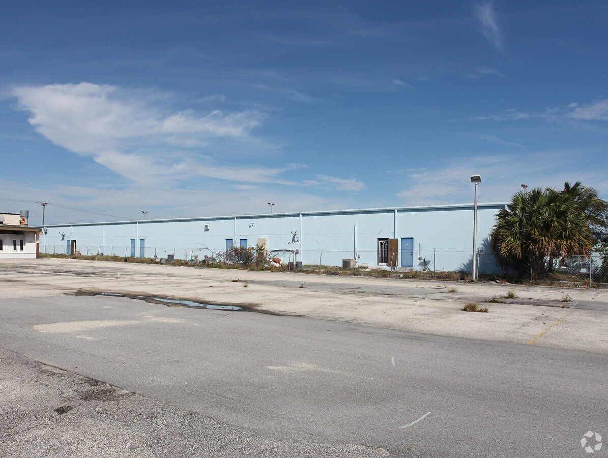 1616 N Florida Mango Rd, West Palm Beach, FL 33409