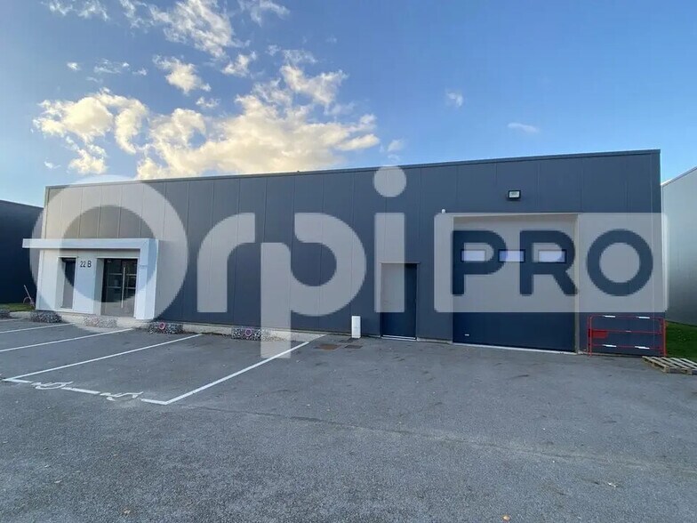 Flex in Saint-Jean-de-la-Neuville for lease - Building Photo - Image 2 of 8