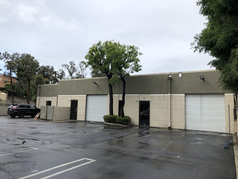 355-367 E Beach Ave, Inglewood, CA for lease - Building Photo - Image 2 of 2