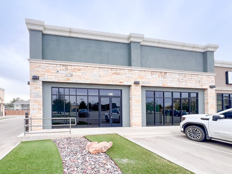 4425 W Wadley Ave, Midland, TX for lease - Building Photo - Image 3 of 7