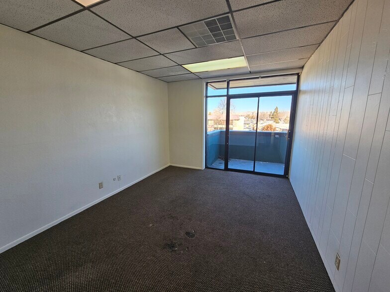 550 E Plumb Ln, Reno, NV for lease - Building Photo - Image 2 of 11