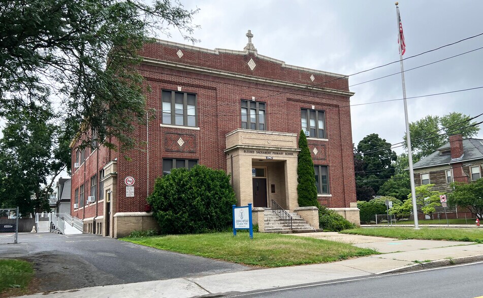 1985 Northampton St, Holyoke, MA 01040 Commercial Building (Former