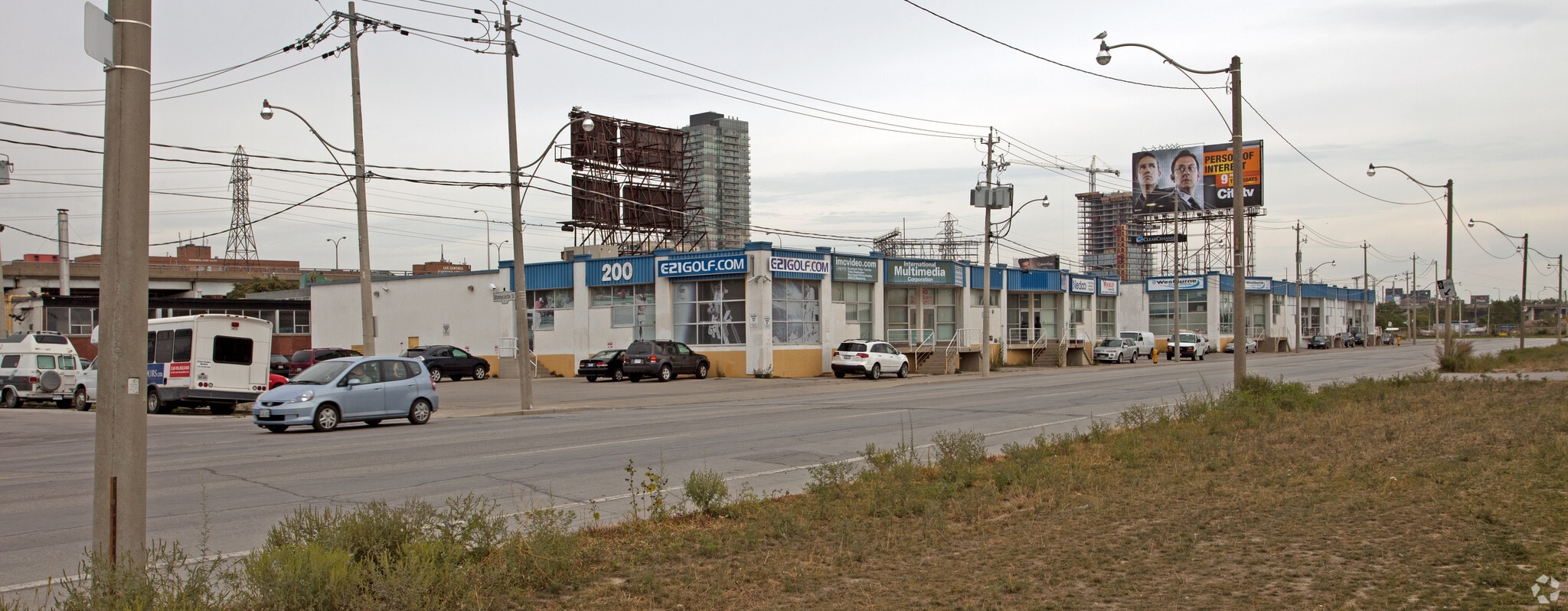 200 Queens Quay E, Toronto, ON for sale Primary Photo- Image 1 of 1