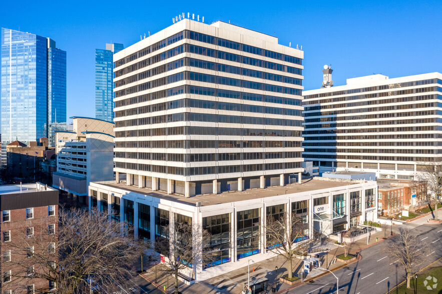 1 N Broadway, White Plains, NY for lease - Primary Photo - Image 1 of 12