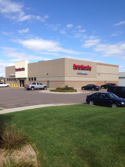 1565 Tullamore St, Mankato, MN for lease - Building Photo - Image 1 of 1