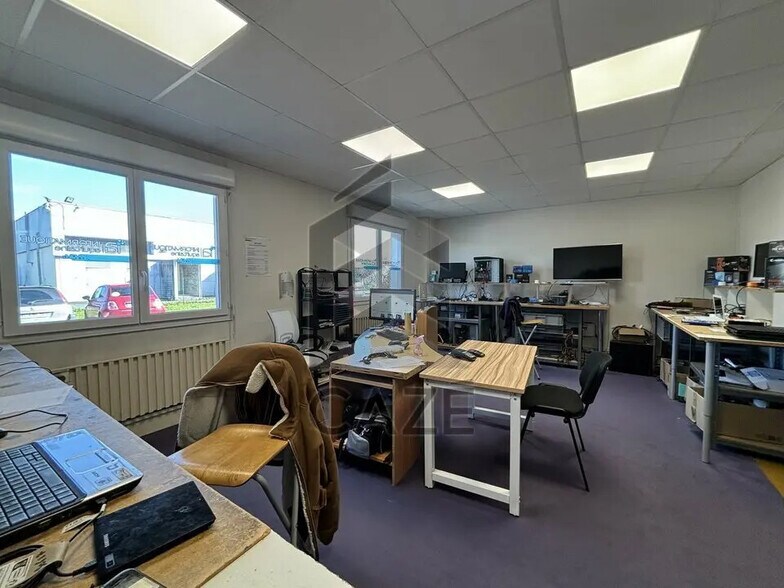 Office in Gradignan for lease - Interior Photo - Image 3 of 3