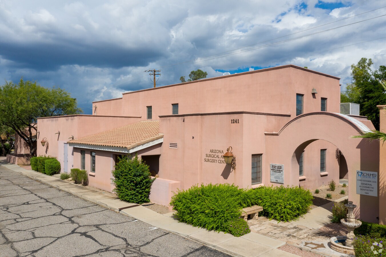 1241 N Wilmot Rd, Tucson, AZ 85712