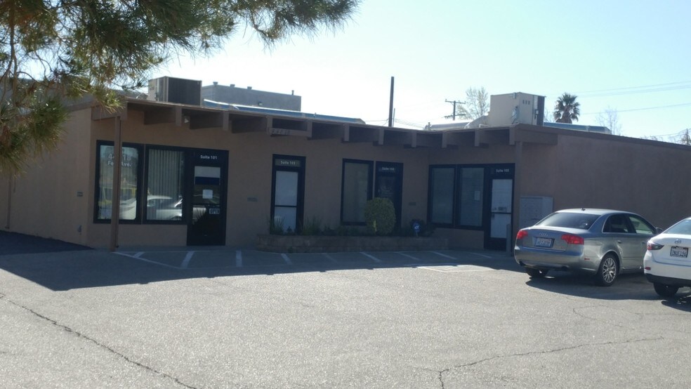 44818 Fern Ave, Lancaster, CA 93534