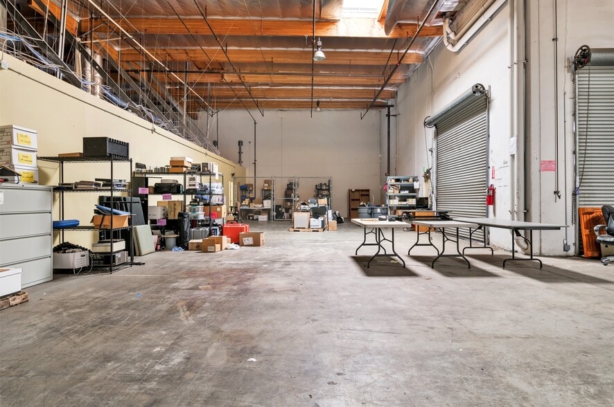 2776 Loker Ave W, Carlsbad, CA for sale - Interior Photo - Image 2 of 6