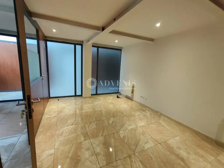 Office in Montpellier for lease - Interior Photo - Image 2 of 4