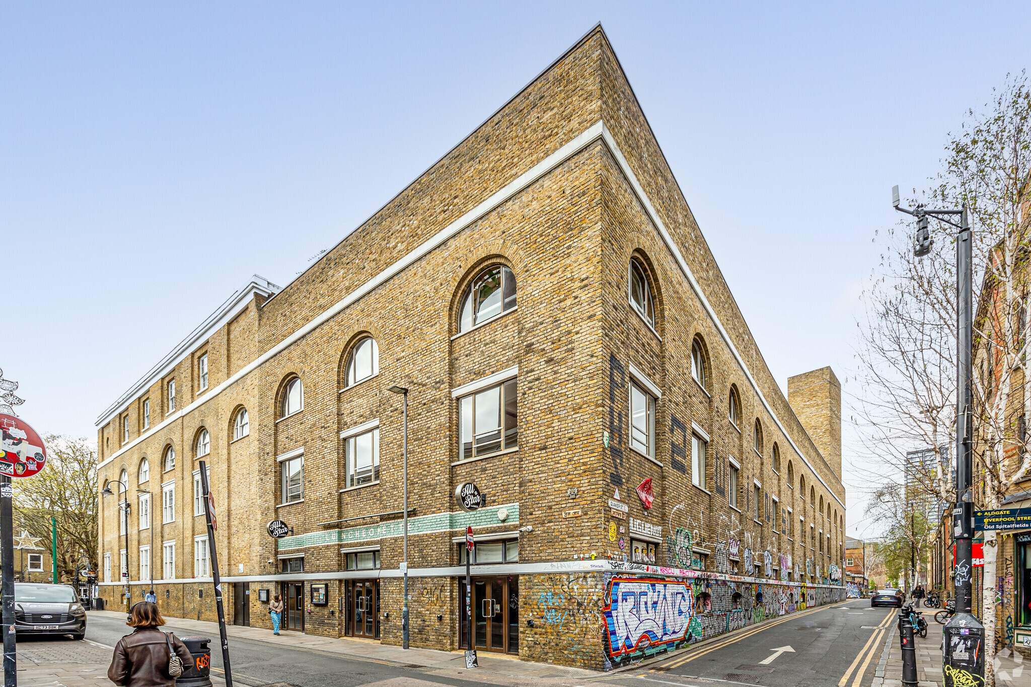 91 Brick Ln, London for lease Primary Photo- Image 1 of 10