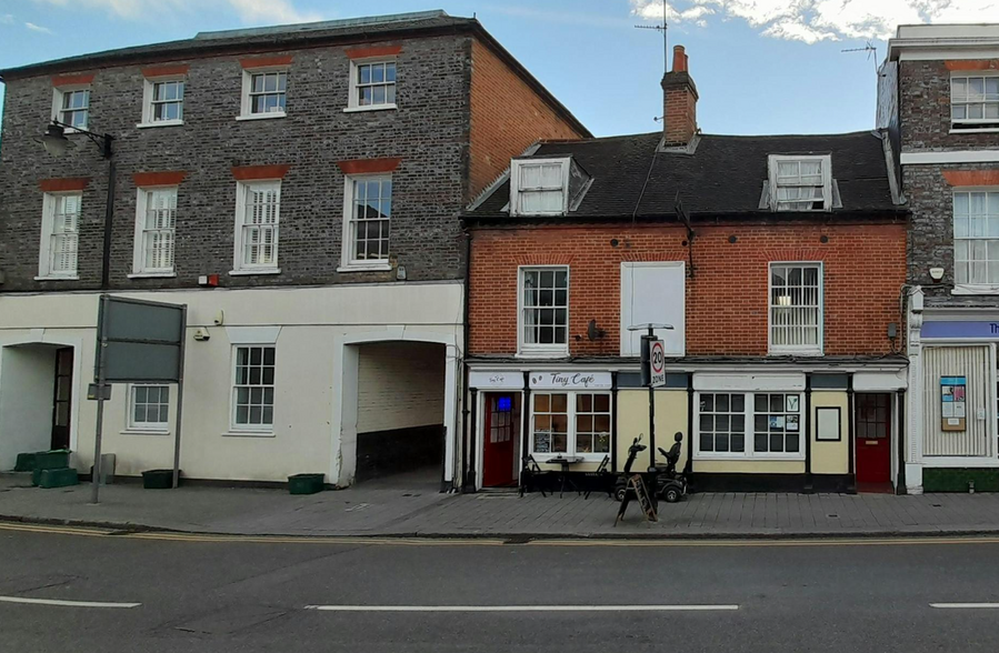 15 The Broadway, Newbury for sale - Building Photo - Image 1 of 2