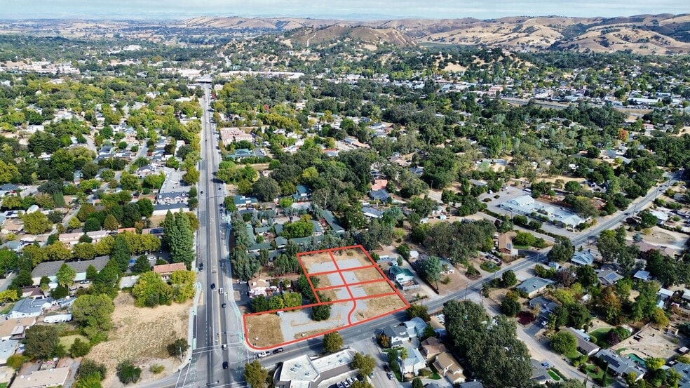 7955 Morro Rd, Atascadero, CA for sale - Building Photo - Image 1 of 8