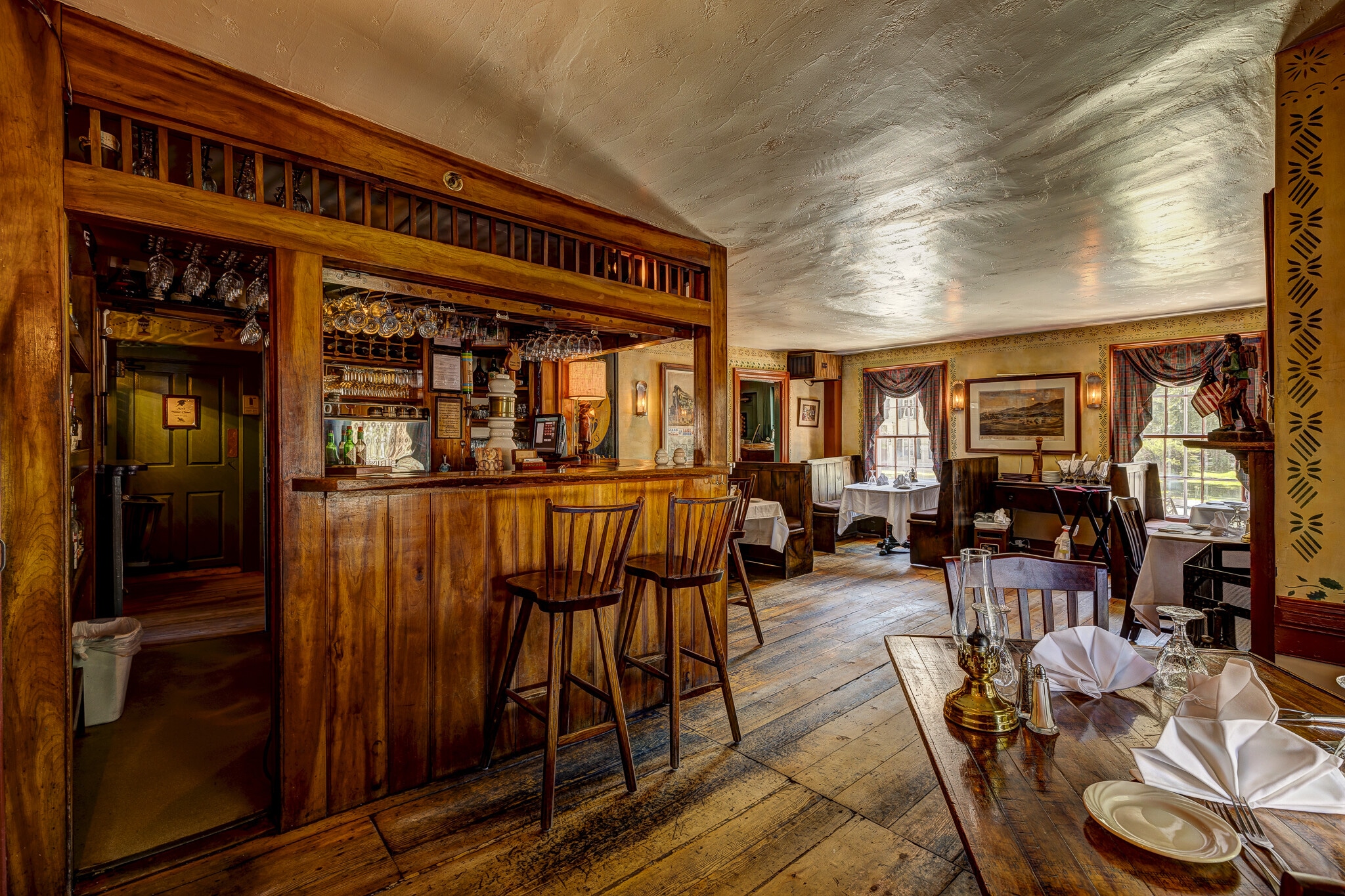 5183 Main, Manchester Center, VT 05255 Ye Olde Tavern