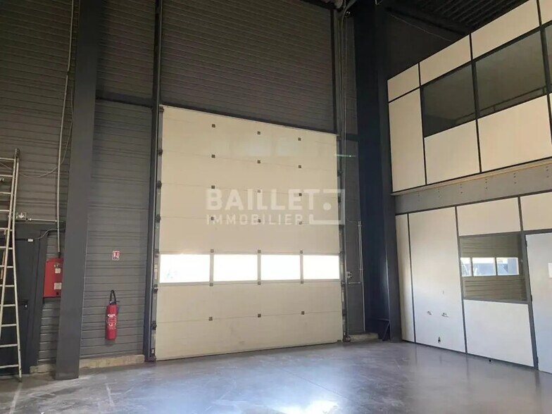 Industrial in Fréjus for lease - Interior Photo - Image 3 of 8