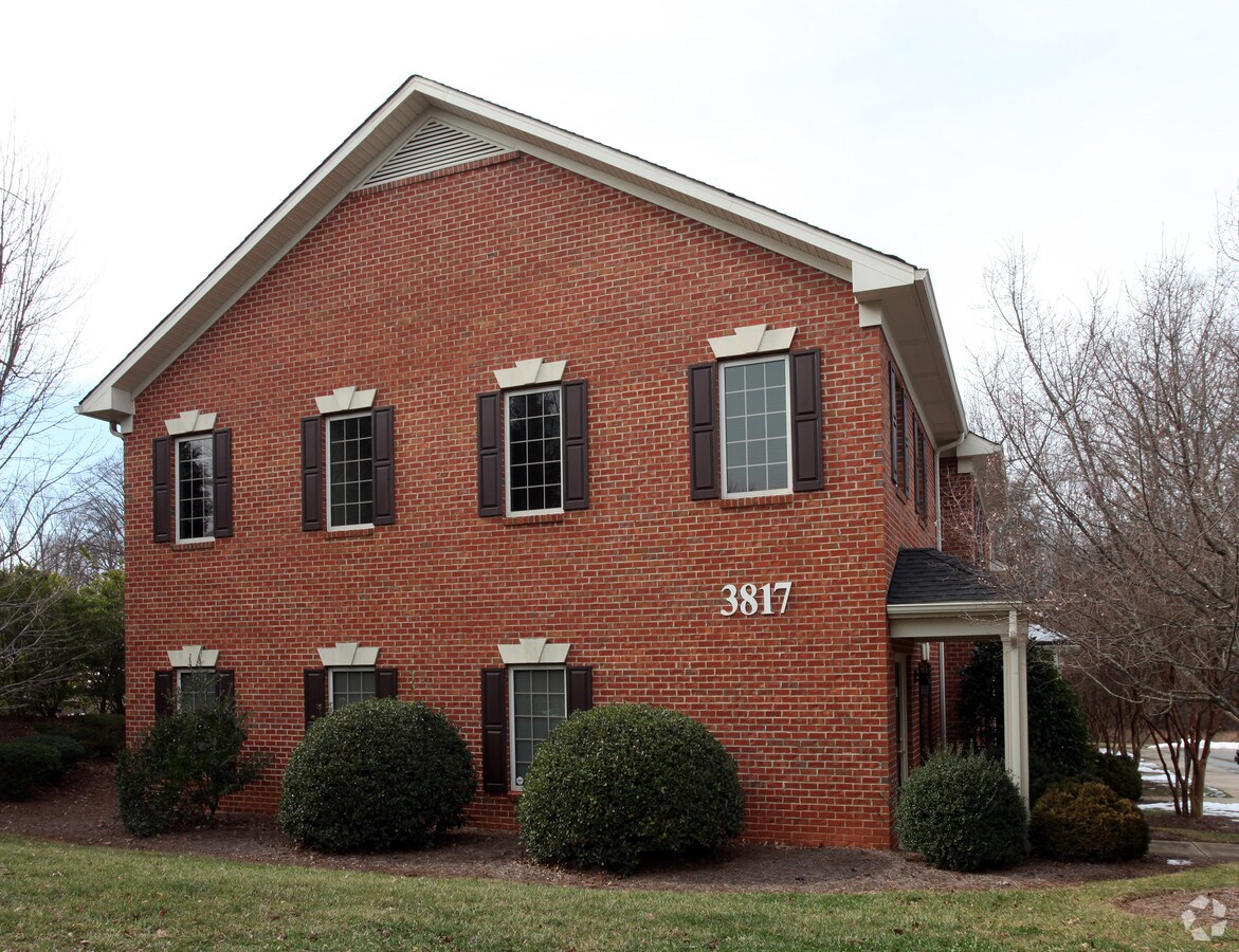 3817 Lawndale Dr, Greensboro, NC 27455