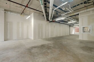 399 Winston Av, Ottawa, ON for lease Interior Photo- Image 2 of 15