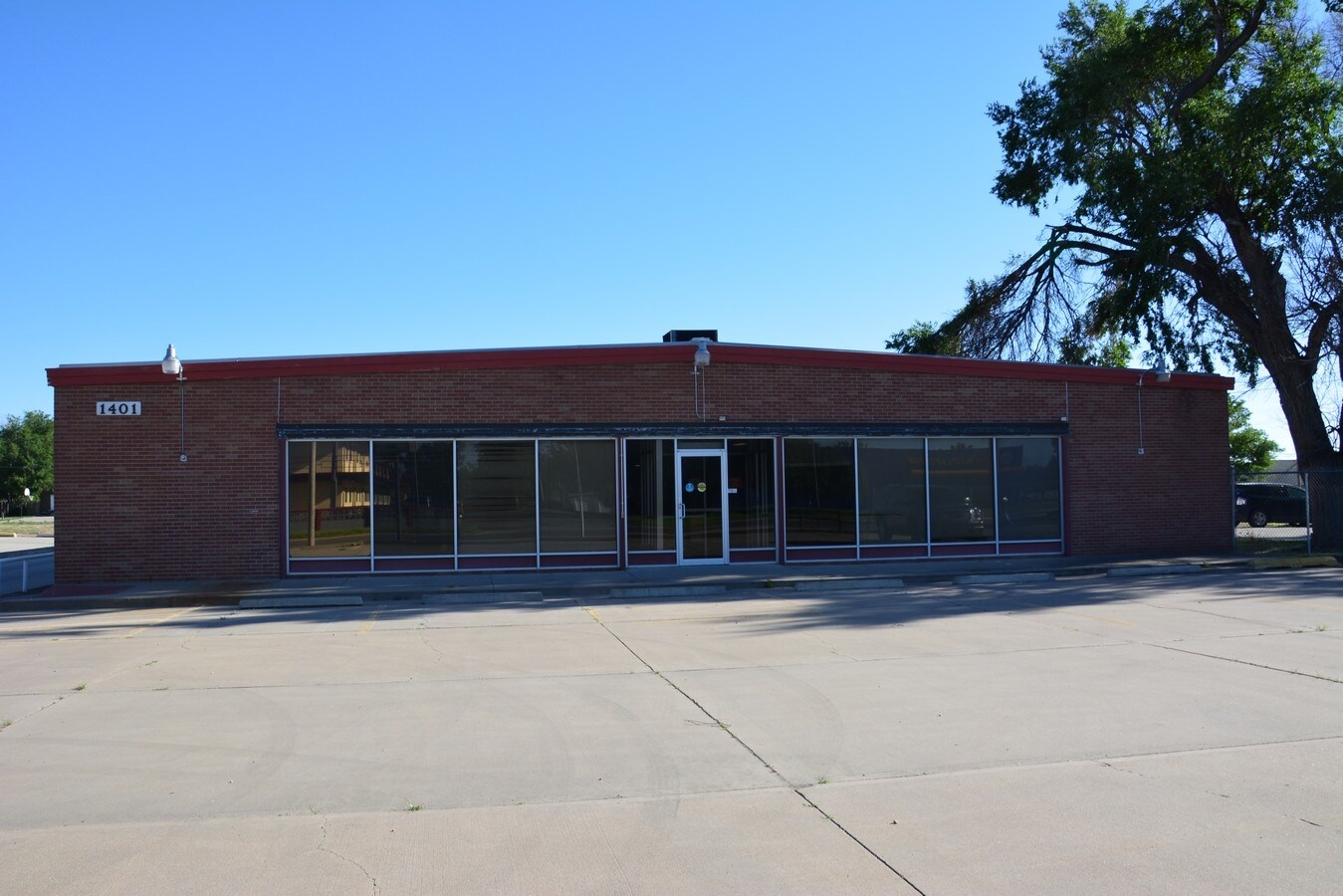 1401 Buffalo Jones Ave, Garden City, KS for sale Primary Photo- Image 1 of 1
