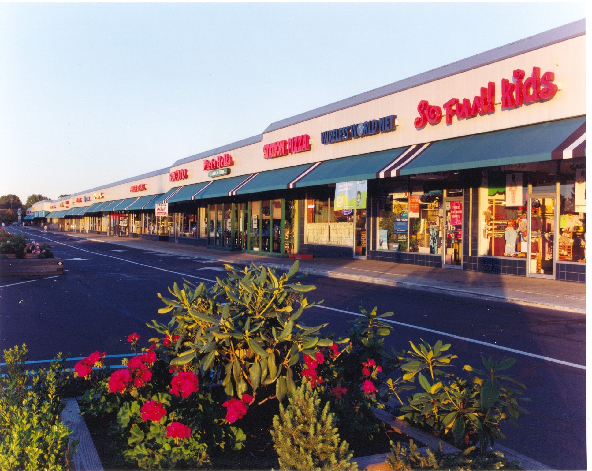 9309-9377 Krewstown Rd, Philadelphia, PA for lease Building Photo- Image 1 of 14