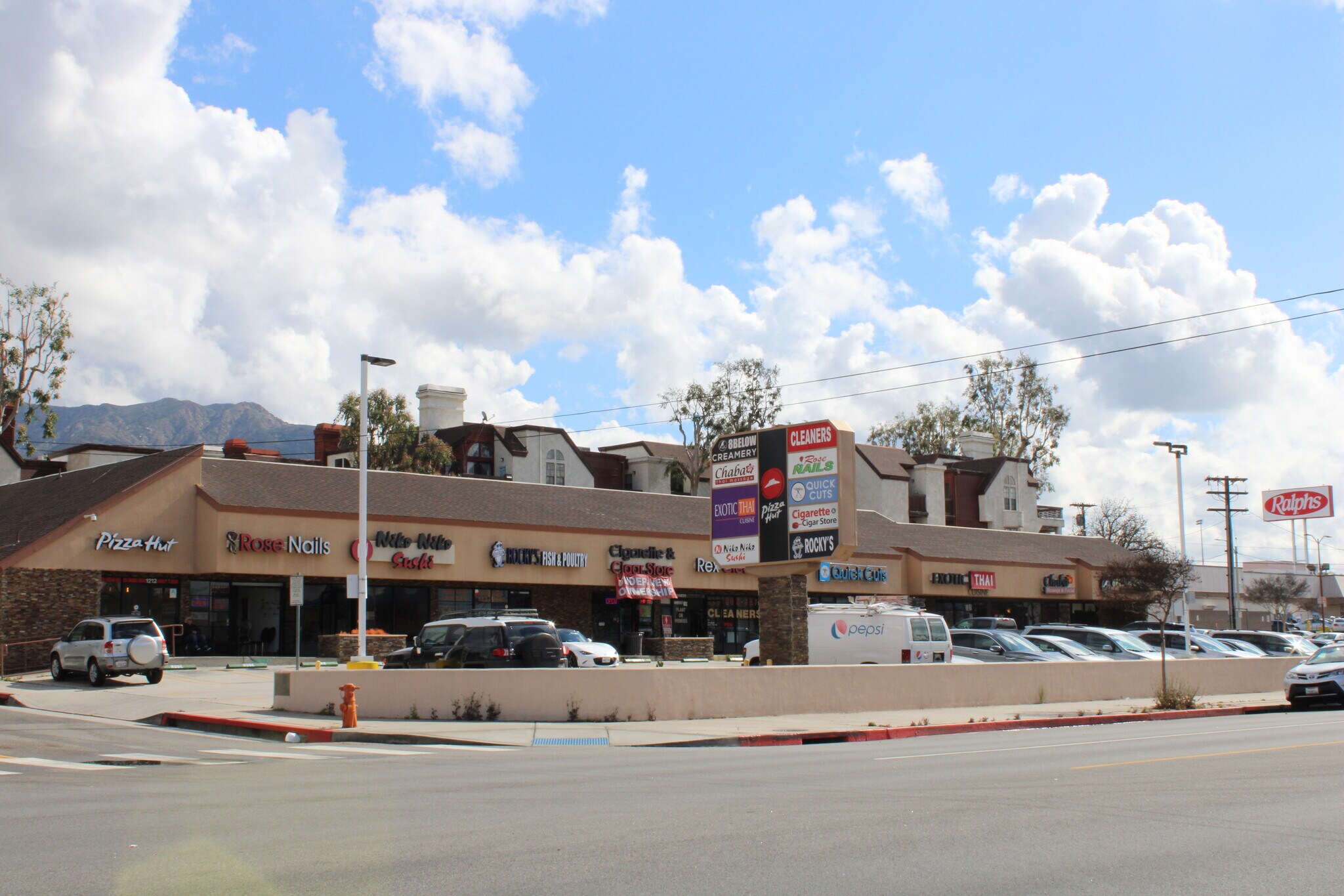 1212 N San Fernando Blvd, Burbank, CA 91504