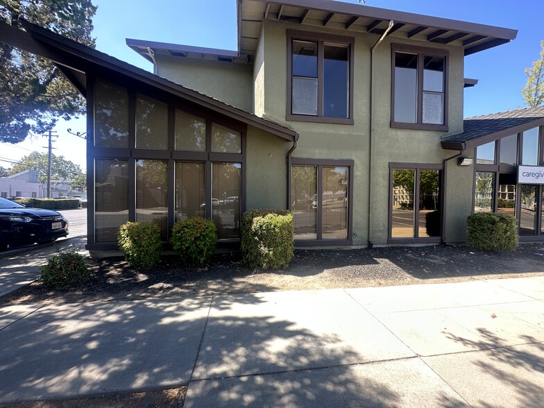 801 15th St, Modesto, CA for lease - Building Photo - Image 2 of 39