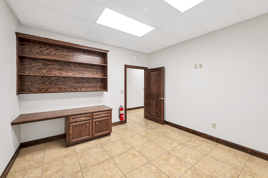 24668 Kingsland Blvd, Katy, TX for lease - Interior Photo - Image 2 of 20