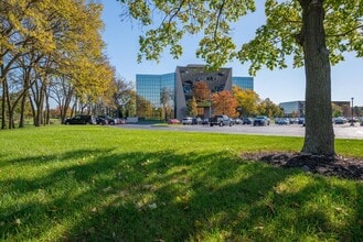 555 Metro Pl N, Dublin, OH for lease Building Photo- Image 2 of 3