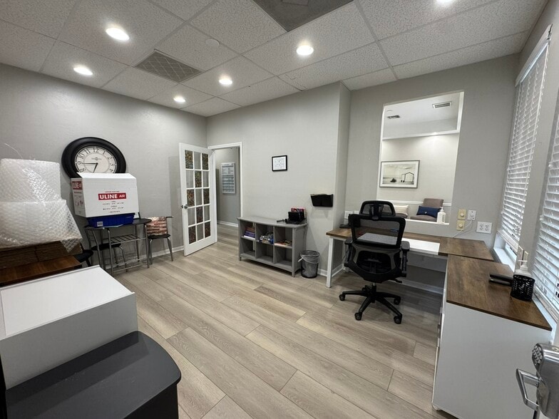 3447 Pine Ridge Rd, Naples, FL for lease - Building Photo - Image 3 of 19