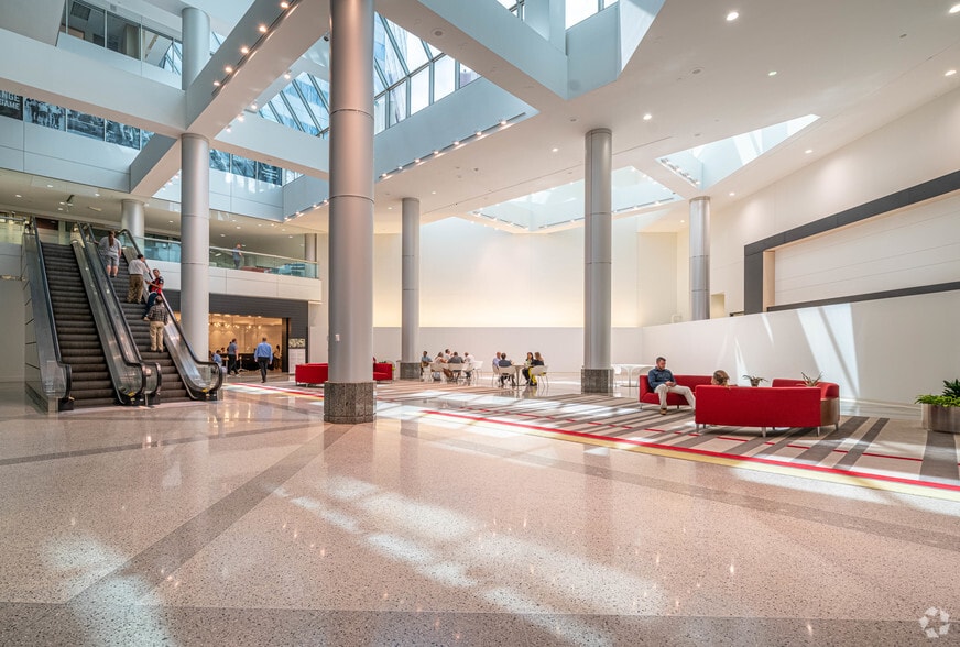 900 S 2nd Ave, Minneapolis, MN for lease - Interior Photo - Image 2 of 8