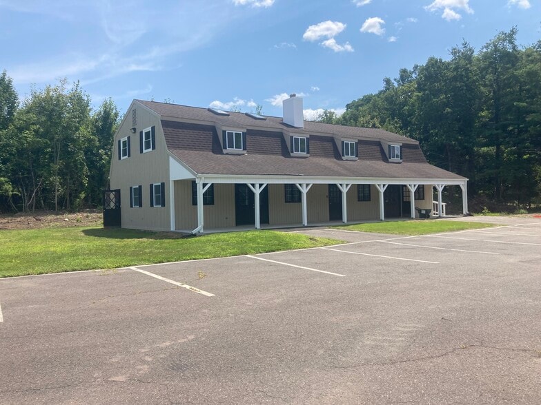 32 Rainbow Rd, East Granby, CT 06026