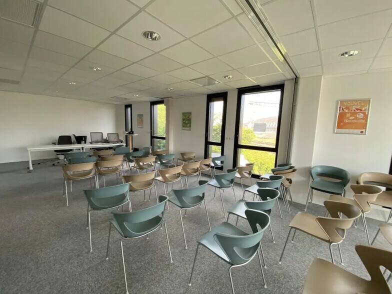 Office in Rennes for lease - Interior Photo - Image 1 of 8