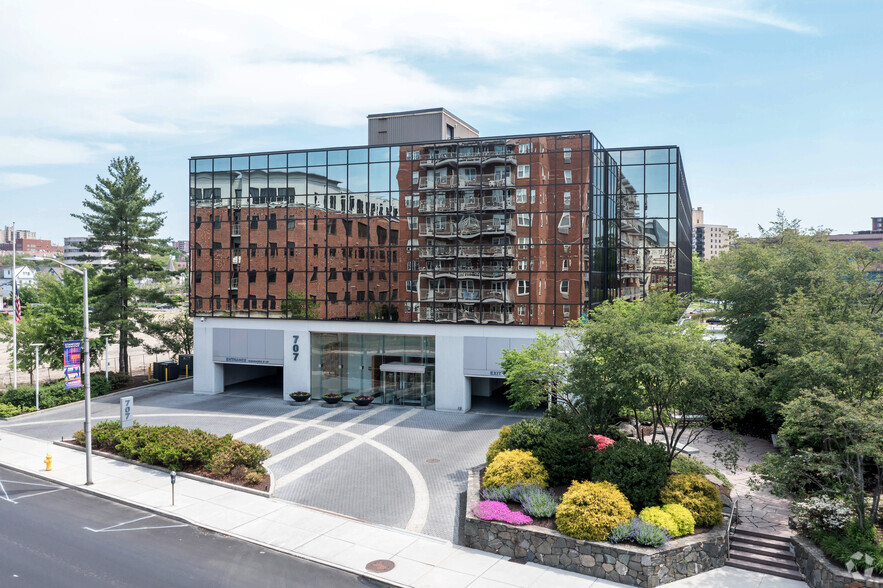 707 Summer St, Stamford, CT for lease - Primary Photo - Image 1 of 10