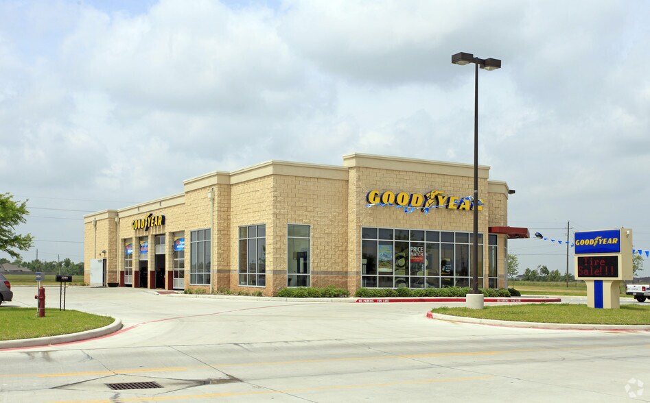 3209 Kirby Dr, Pearland, TX for sale - Primary Photo - Image 1 of 1