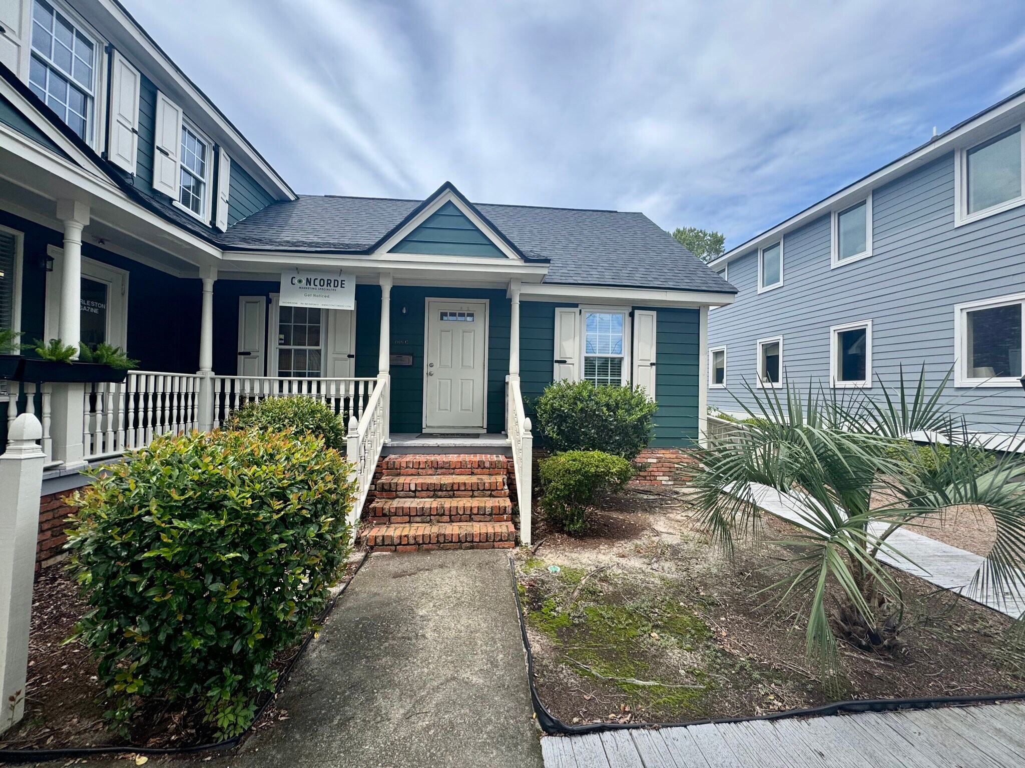 786-824 Johnnie Dodds Blvd, Mt Pleasant, SC for lease Building Photo- Image 1 of 12