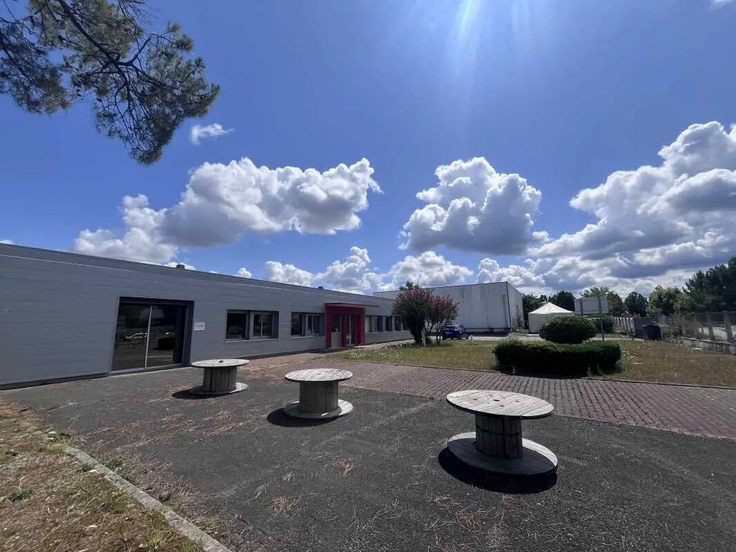 Office in Pessac for lease Building Photo- Image 1 of 12