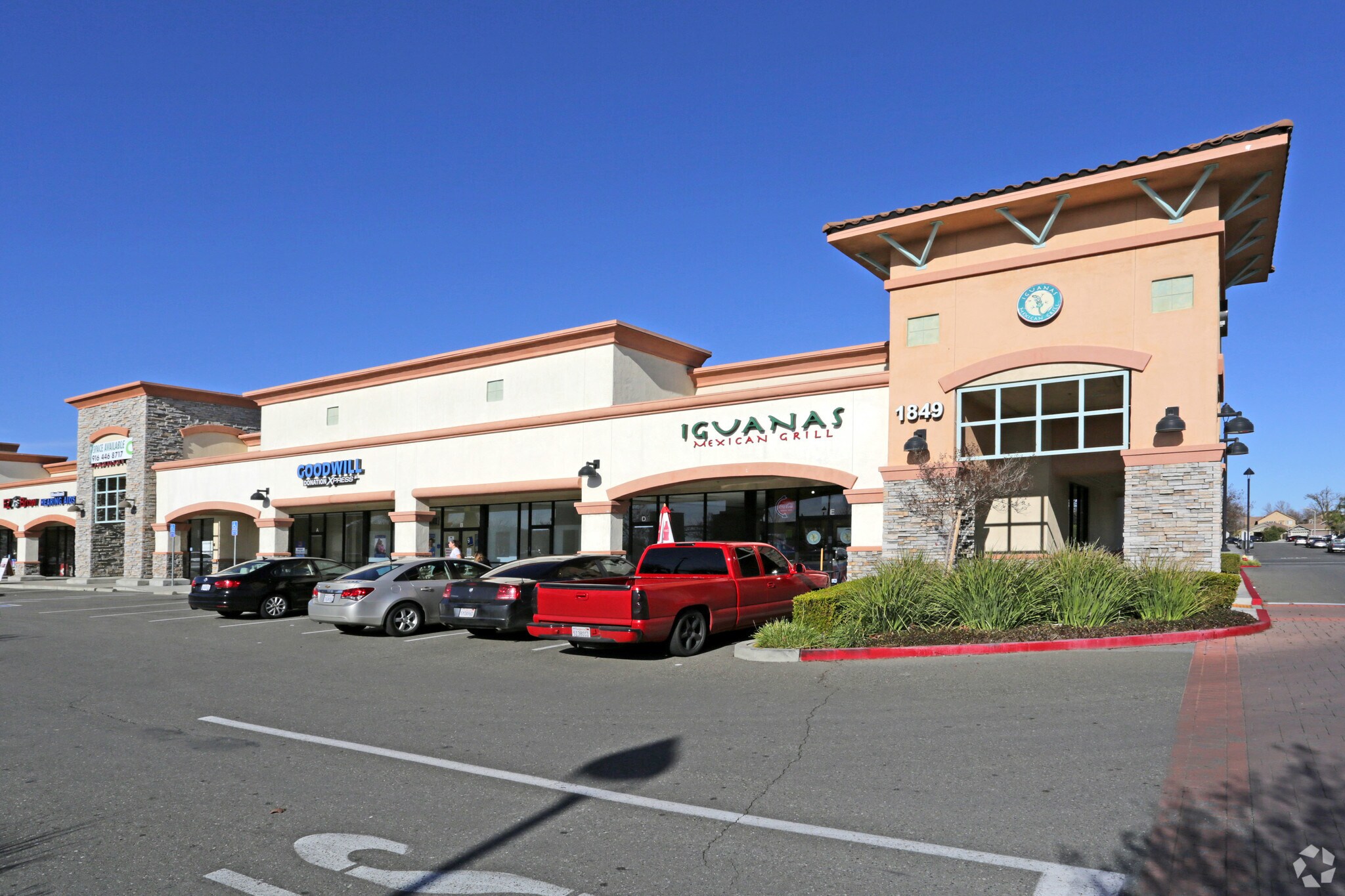 18611897 E Gibson Rd, Woodland, CA 95776 Retail for Lease